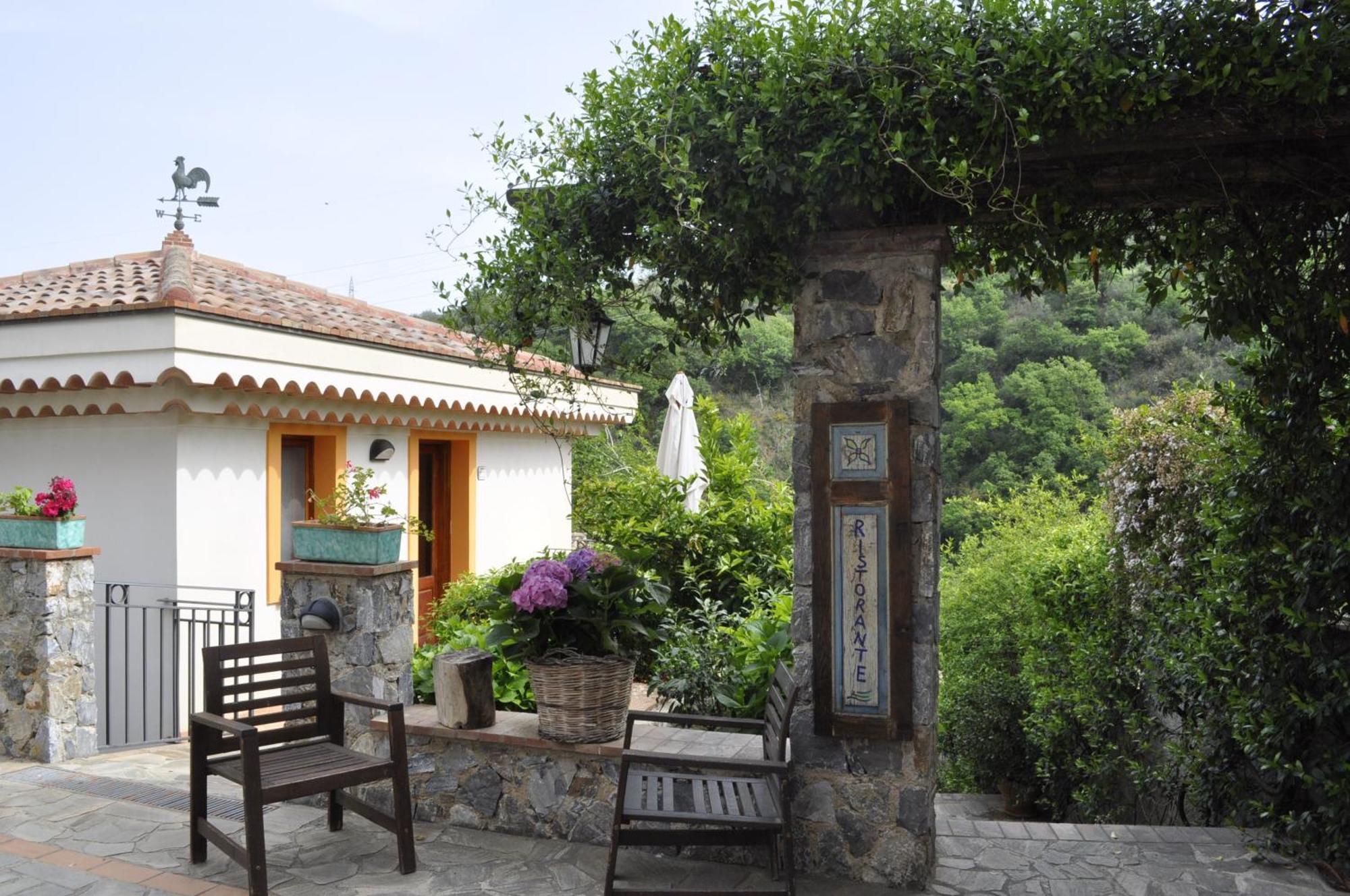 فندق جويوزا ماريافي  Borgo San Francesco المظهر الخارجي الصورة